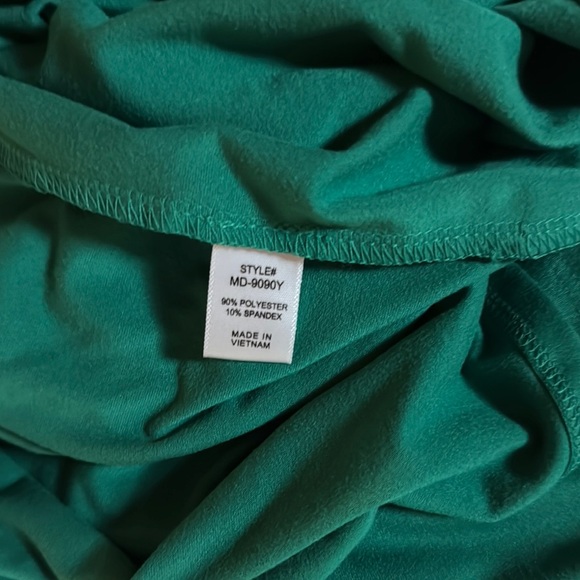 Elegant Green Maxi Dress - Picture 3 of 3